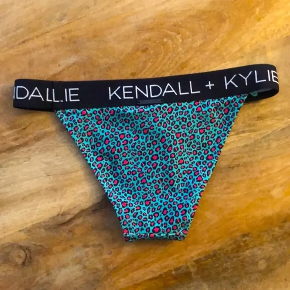 NWT! Kendall & Kylie Peekaboo Bikini size XS - Picture 7 of 10